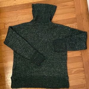 Green Banana Republic cozy turtleneck sweater - size XS